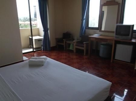 Sr Hotel Сураттхани Номер фото
