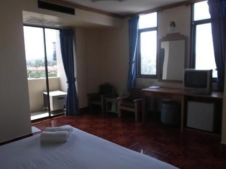 Sr Hotel Сураттхани Номер фото